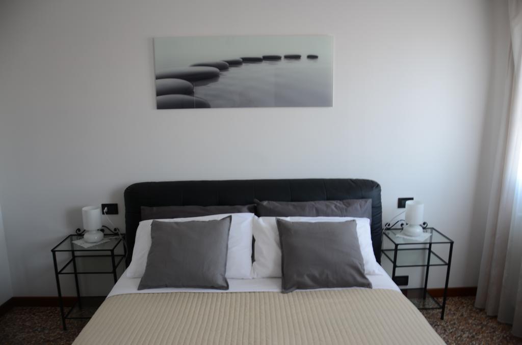 Ca' Delfina Holiday Home Venise Chambre photo