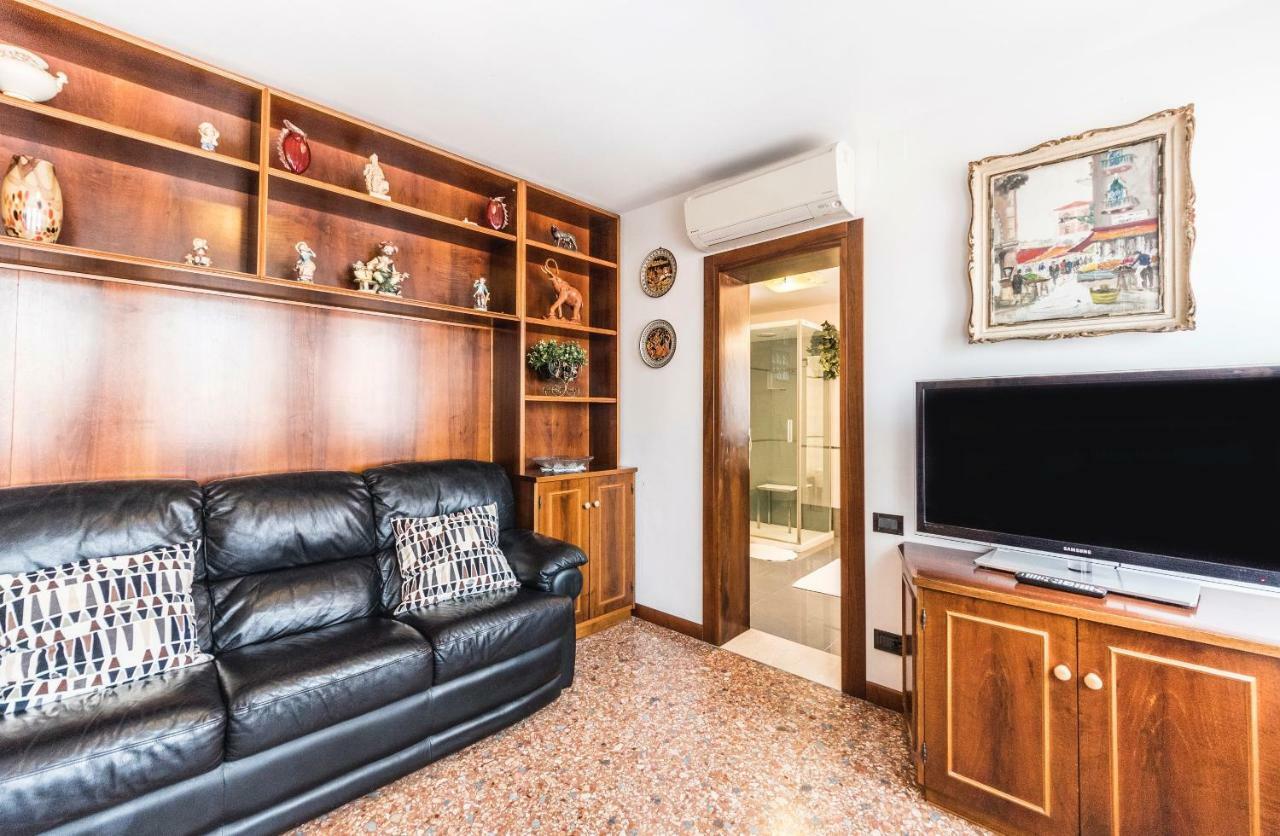 Ca' Delfina Holiday Home Venise Extérieur photo